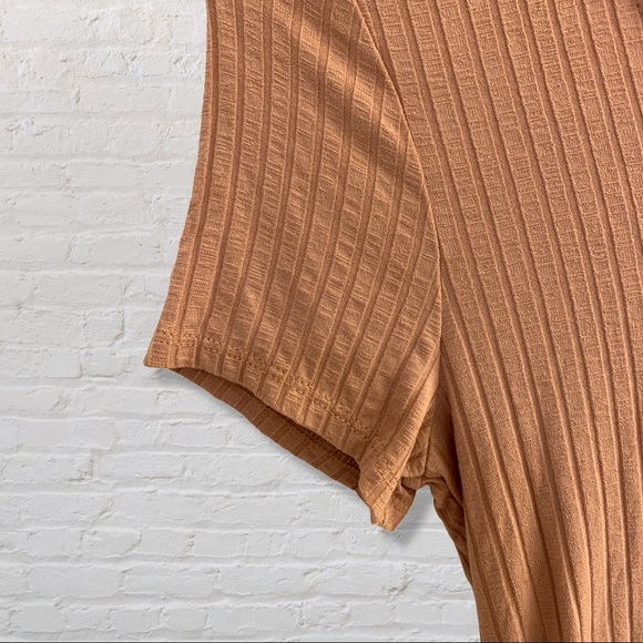 [NWT] Beige, Tight Fit Chocker Style Crop Top - Picture 2 of 4